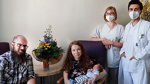 Das 1.000 Baby im Klinikum Oldenburg: Eltern, Hebamme und Arzt
